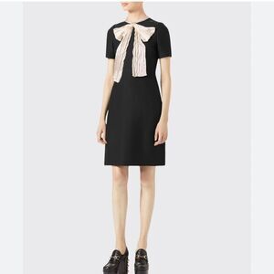 NWOT Gucci bow detail dress
